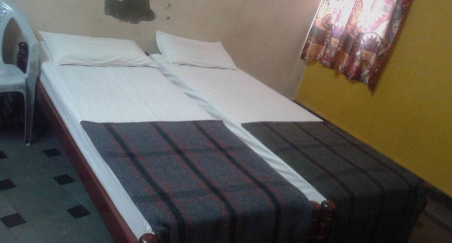 Katwe Deluxe Lodge, Davanagere 4